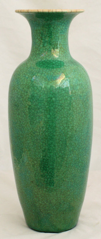 Chinese Qing Guangxu Apple Green Geyao Style Porcelain Vase