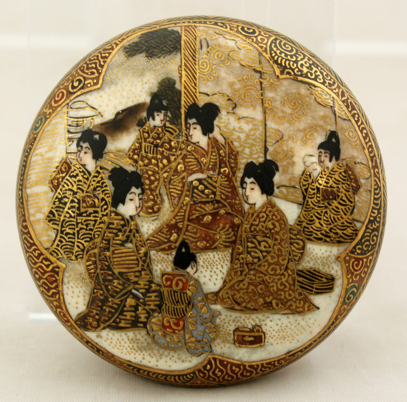 Japanese Meiji Satsuma Earthenware Circular Box Kogo Gyokushu