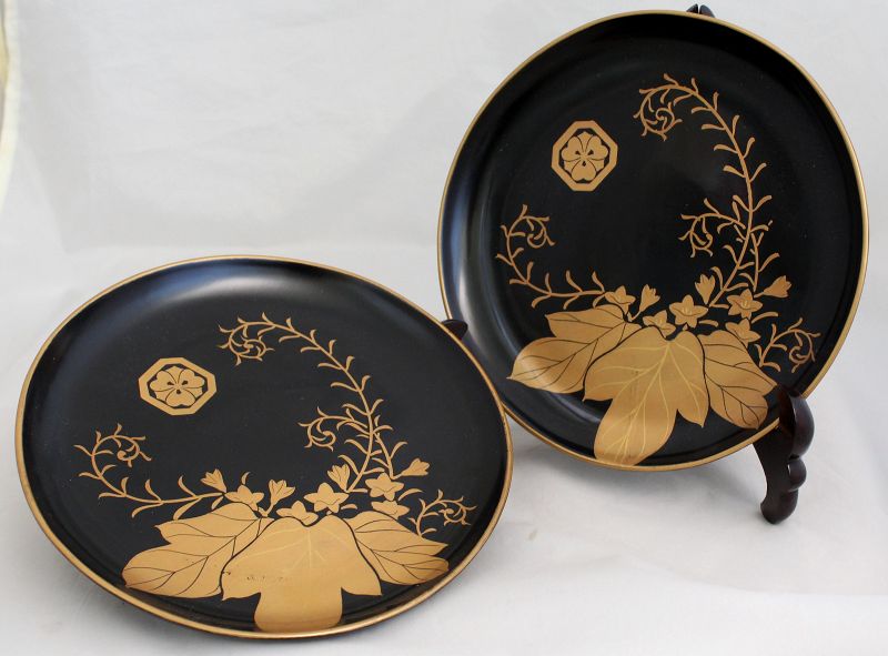 Two Edo Japanese Lacquer Wood Dish Plate with Authentication Document