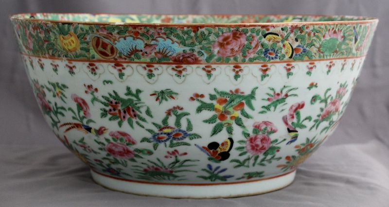 Large Chinese Qing Guangxu Famille Rose Export Porcelain Punchbowl