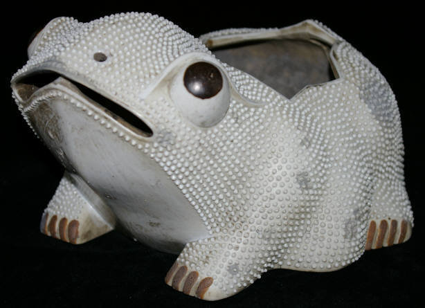 Large Chinese Qing Ceramic Monochrome "Ha Ma" Toad Frog