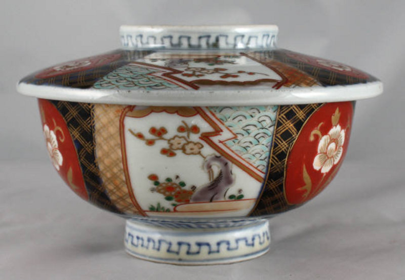 Japanese Edo - Meiji Arita Imari Porcelain Covered Bowl