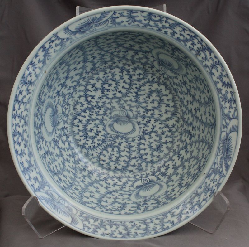 Large Chinese Blue and White Porcelain Sweet Pea Basin Straits Nonya