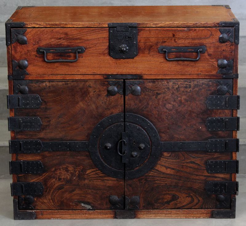 Japanese Edo Meiji Kanto Style Isho-dansu Personal Wood Clothing Chest